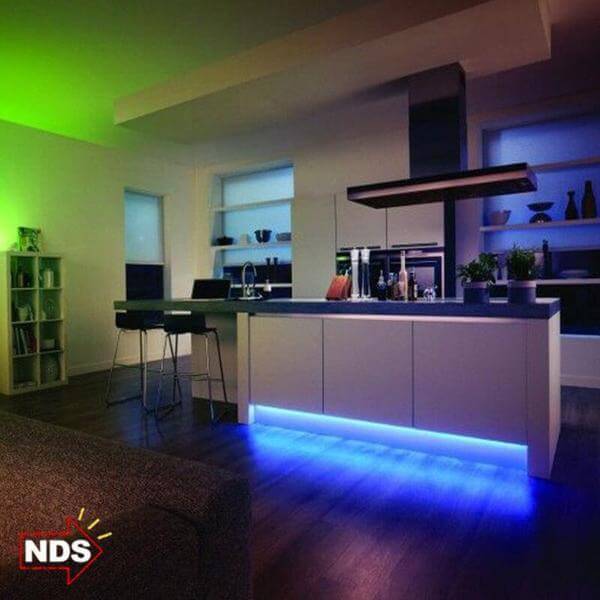 Tira de Led RGB com Controle Remoto - 300 Leds em 4.8 mts
