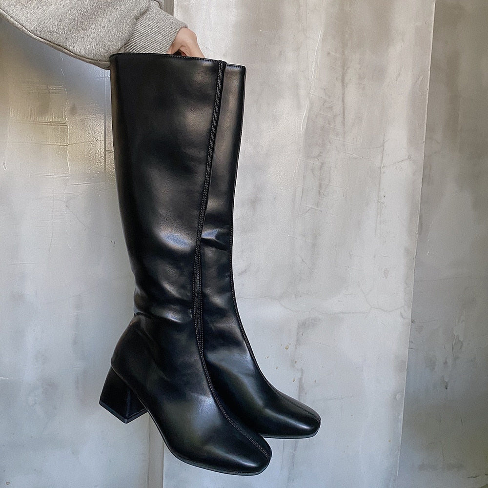 Bota Cano Alto Ludmilla
