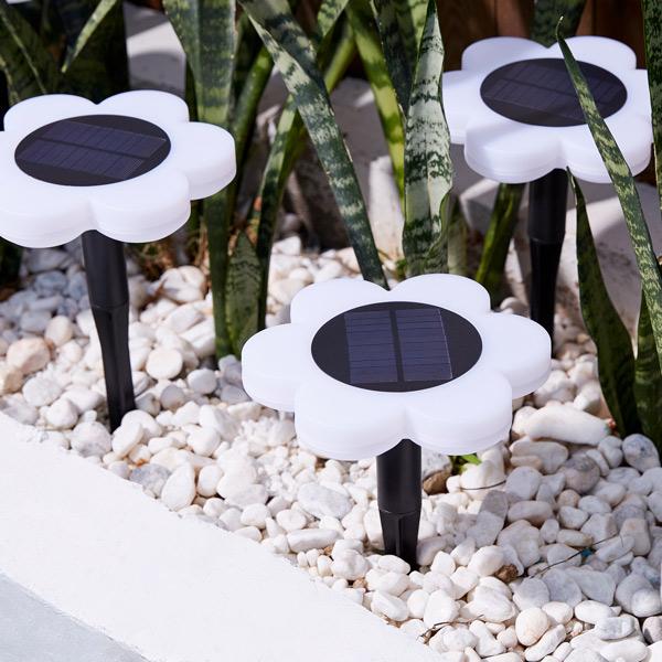 Flor de Gramado com LED de Carga Solar